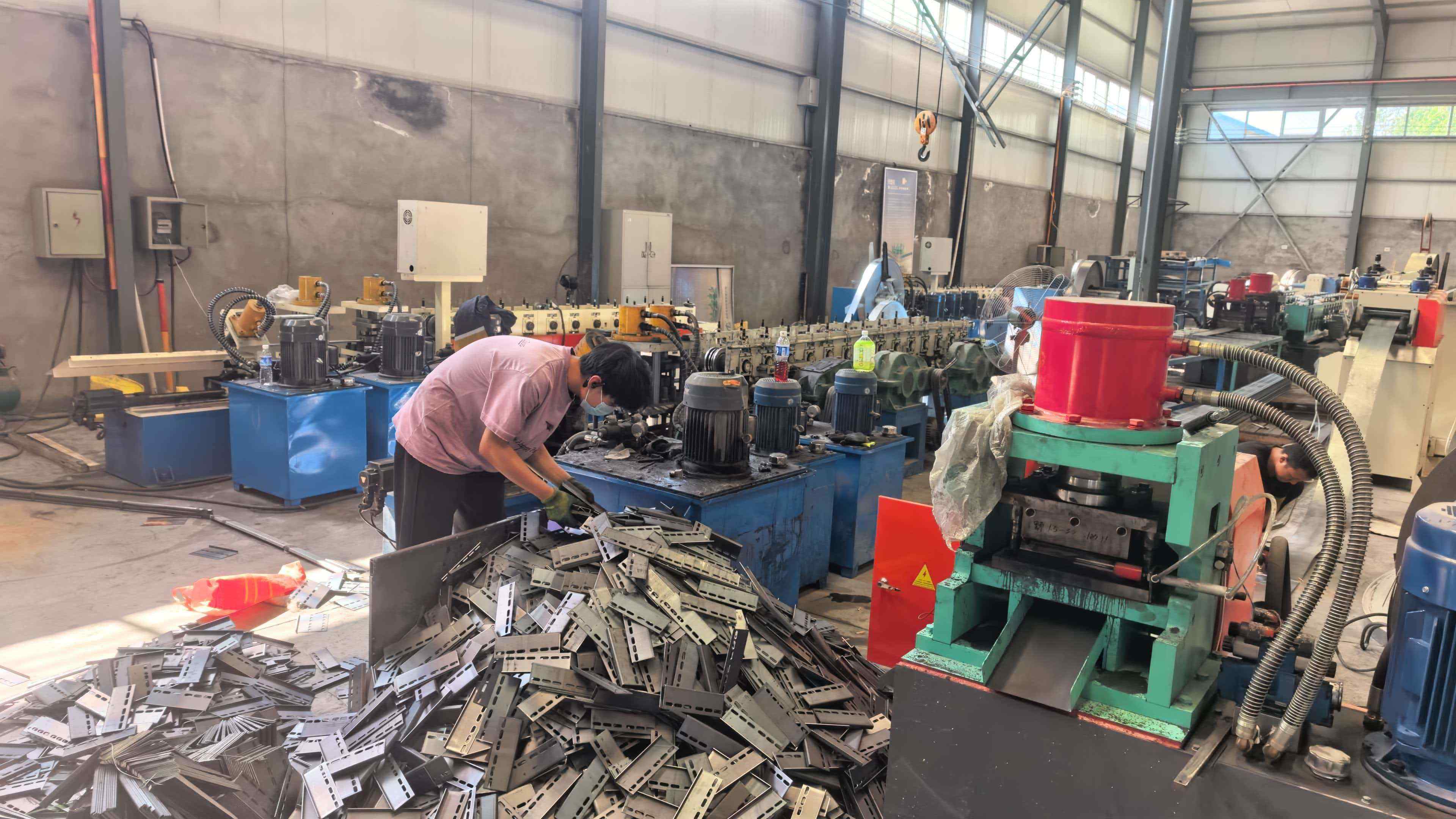 阿拉尔市喷塑桥架锌铝镁桥架 - 价格